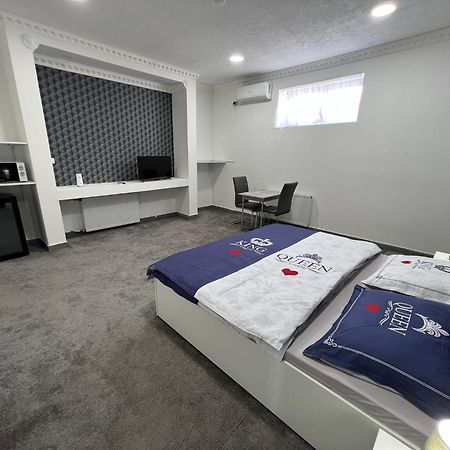 Adel Apartman Kisujszallas Exterior foto