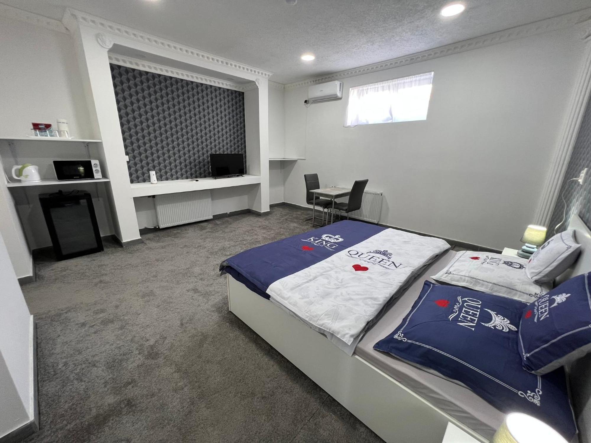 Adel Apartman Kisujszallas Exterior foto