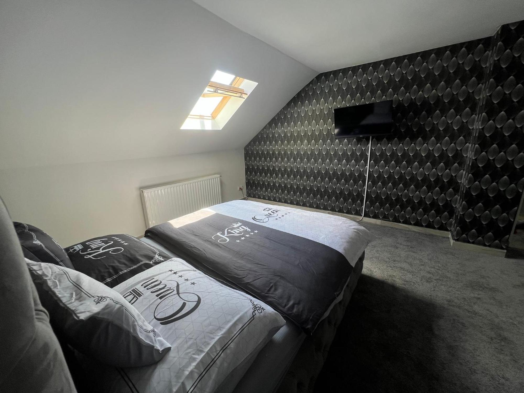Adel Apartman Kisujszallas Exterior foto